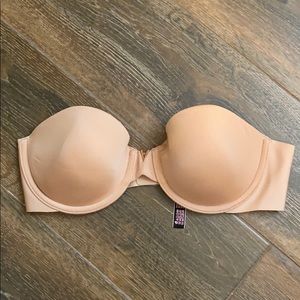 Strapless unpadded bra